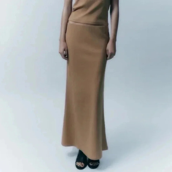 Zara Tan Ribbed Textured Maxi Tube Skirt Women’s Size M Medium NWT - Picture 1 of 8